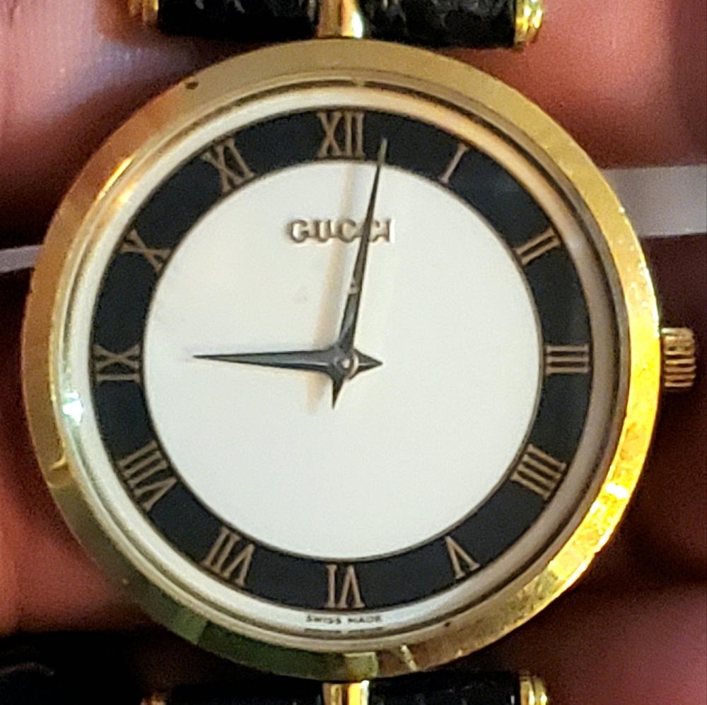 Vintage Gucci watch luxury timeless black and gold Very Good Preloved Condition